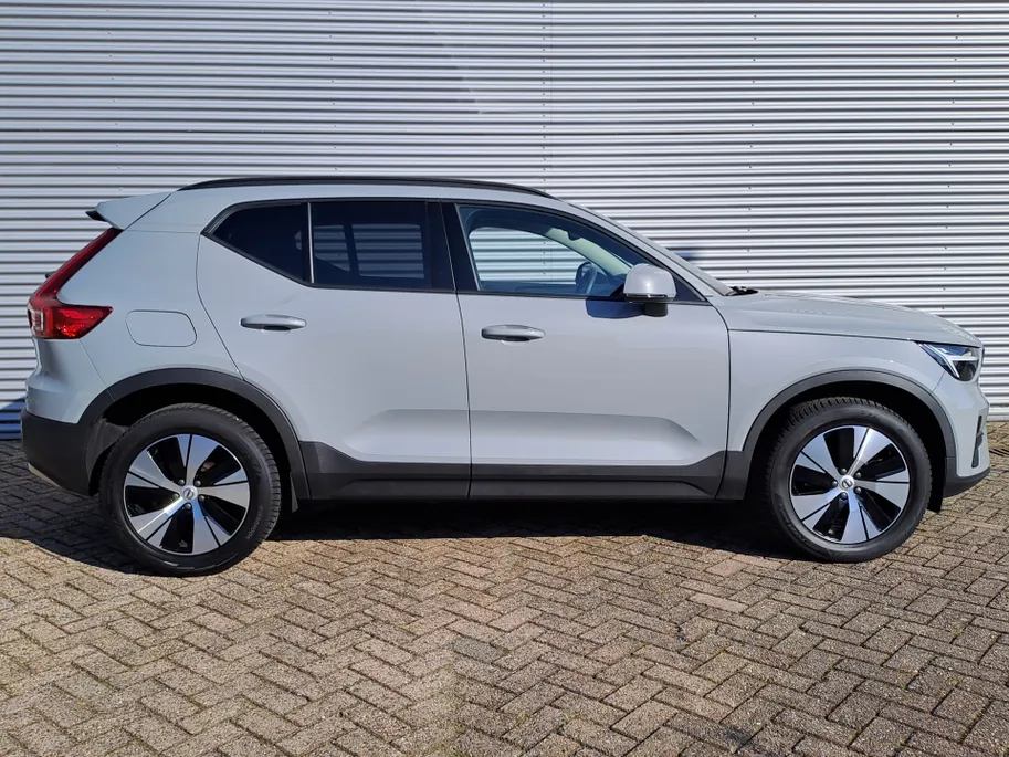 Volvo XC40 2.0 B3 Essential AUTOMAAT | Stuur/stoelverwarming | Adaptieve Cruise | Camera | Sensoren | Dode hoek | Apple Carplay/Android Auto