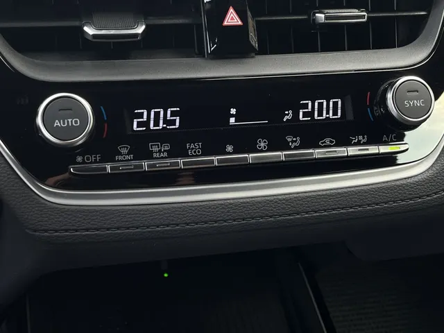 Toyota Corolla Cross Hybrid 140 Dynamic | All Seasons
