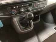 Volkswagen Bedrijfswagens Transporter 2.0TDi 110pk L2H1 30 · Achteruitrijcamera · Trekhaak · Stoelverwarming · Standkachel · Apple Carplay / Android Auto · Dakdragers ·