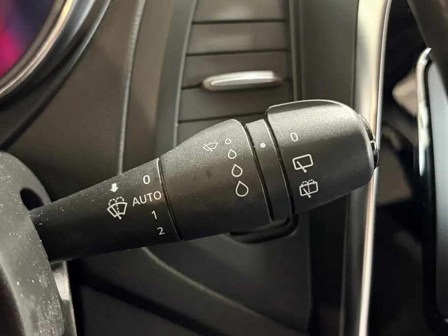 Renault Captur 120PK TCe Intens | Trekhaak | 1200KG Trekgewicht | Stoelverwarming |  Parkeersensor | Lichtmetalen Velgen | Licht & Regen Sensor | Cruise Control | Climate Control | Navigatie |