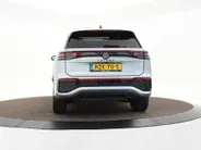 Volkswagen Tayron 1.5 204pk DSG eHybrid R-Line Edition · Panoramadak · 360 Camera · Inklap. Trekhaak · Matrix LED · Dodehoeksensor · Keyless · Garantie t/m 04-08-2029 of 100.000km