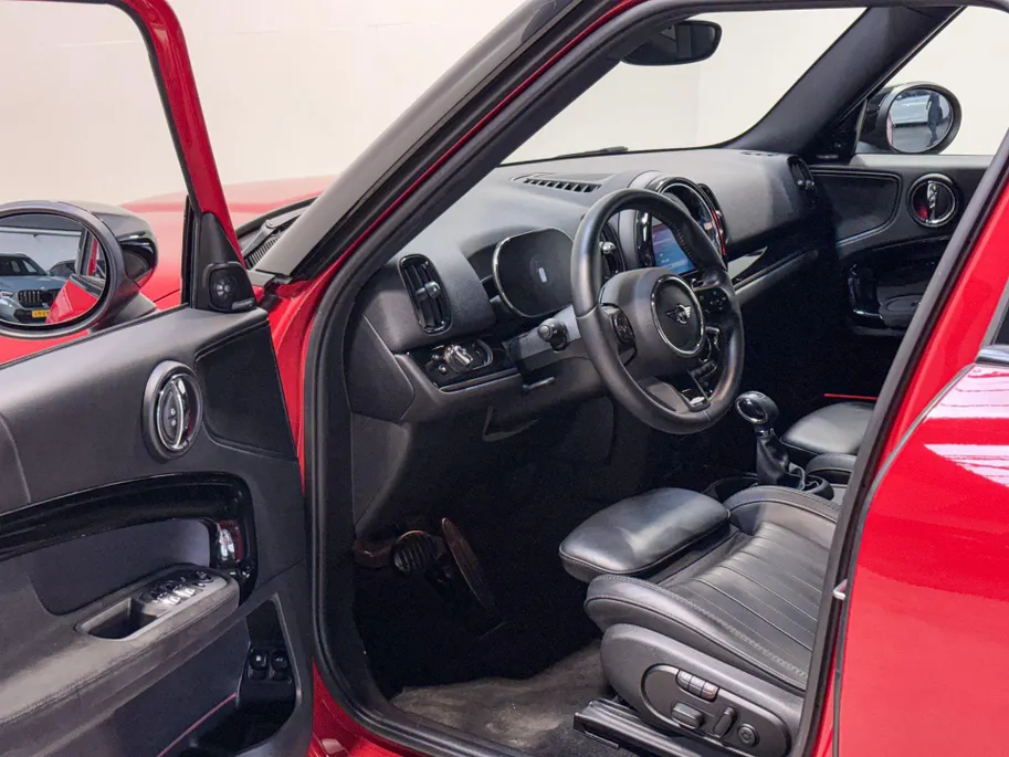MINI Countryman Cooper SE ALL4 John Cooper Works Essence Pack