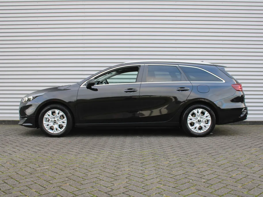 Kia Ceed Sportswagon 1.5 T-GDi DynamicPlusLine | Stoel- & stuurverwarming | Camera | Clima | Cruise adapt. | LED | Navi | Elek. achterklep | 16' LM |