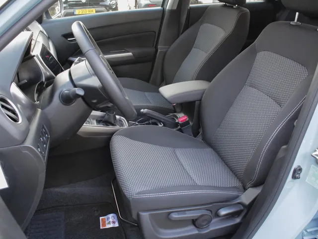 Suzuki Vitara 1.4 Boosterjet Select Smart Hybrid | € 4400,- DEMO VOORDEEL | Navi | Adap. Cruise | Camera | Park sens