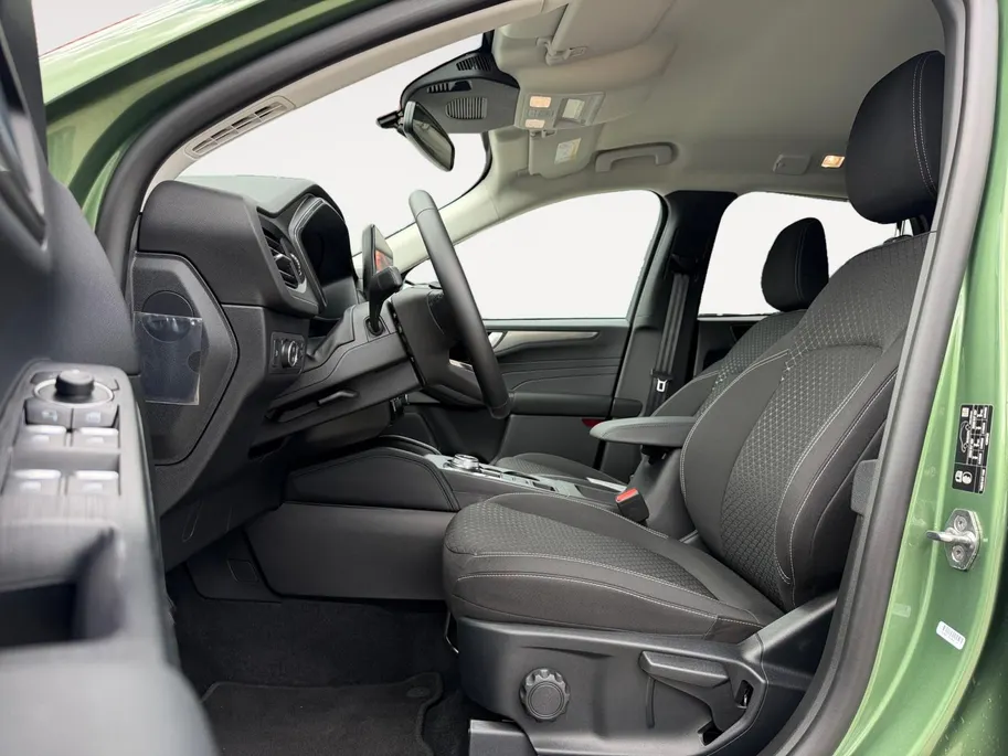 Ford Kuga 2.5 PHEV Titanium | 2100kg Trekgewicht! | Trekhaak | Driver Assistance pack | Blind Spot Warning | Winterpack | 12 Maanden BOVAG Garantie |