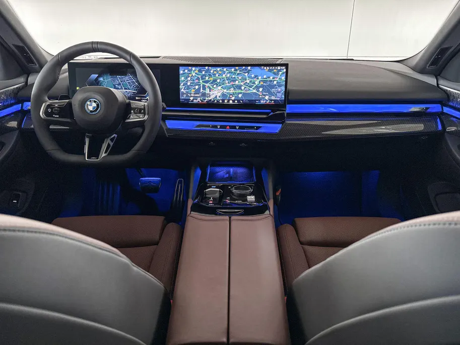 BMW i5 Touring xDrive40 84 kWh