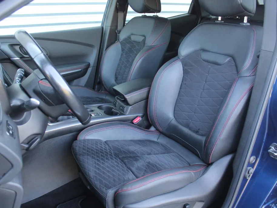 Renault Kadjar 1.3 TCe Black Edition | Trekhaak | Camera | Stoel-/voorruitverwarming | 19' LM | Navi | Clima | Bose Audio | Keyless | Dodehoek detectie | LED | BTW Auto |