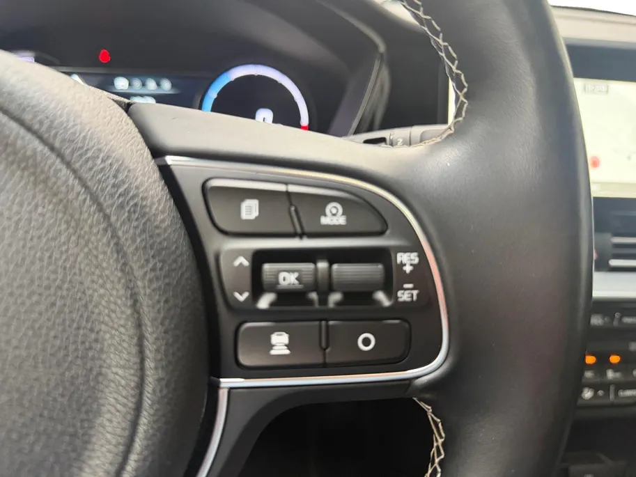 Kia e-Niro DynamicPlusLine 64 kWh Dealer onderhouden | Stoel + stuurverwarming | Climate control | 3 Fase laden |
