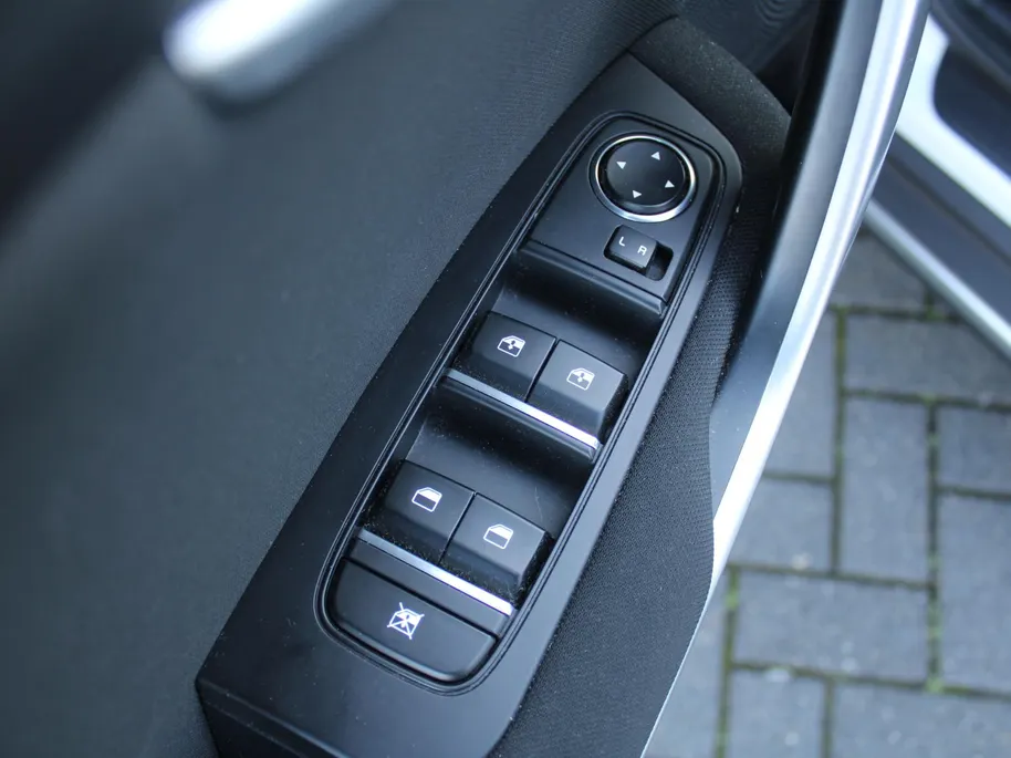 Kia XCeed 1.5 T-GDI MHEV DynamicLine | Android Auto/Apple Carplay | Stoel-/stuurverwarming | 16' LM | Camera | Zeer weinig km |