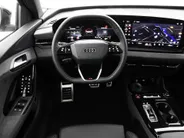 Audi Q6 e-tron SQ6 quattro 100 kWh 490pk · SOH 98% · Panoramadak · 360 Camera · Inklapbare Trekhaak · Warmtepomp · Elek. Stoelen + Geheugen · Garantie t/m 06-10-2030 of 100.000km