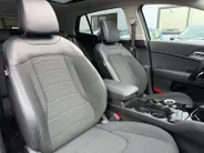 Kia Sportage 1.6 T-GDi PHEV DynamicPlusLine | Zeer nette auto | Open dak | Stoel & stuur verwarming | Apple CarPlay & Android Auto | Fabrieksgarantie t/m 6-2032 |