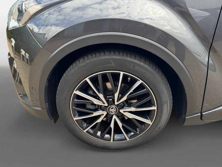 Toyota C-HR 1.8 Hybrid Executive | Climate control | Trekhaak | Keyless | Adaptive cruise control | Navigatie