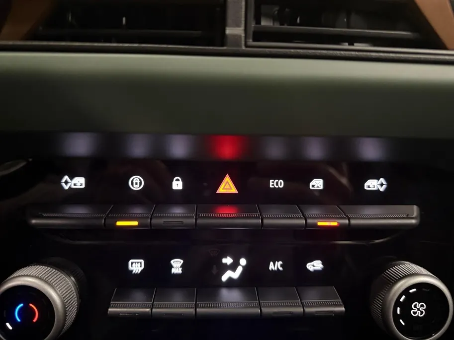 Dacia Spring Extreme 65 26.8 kWh AUTOMAAT CAMERA APPLE CARPLAY ANDROID AUTO HOGE INSTAP AIRCO CRUISE CONTROLE PAS 8000KM