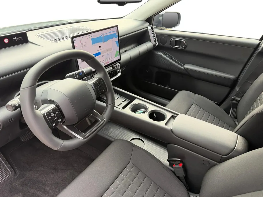 Hyundai IONIQ 3 Vision 61 kWh | Nieuw model | Rijklaarprijs | 488 km range | Warmtepomp | HDA 2 | Hyundai Rotterdam - Noord |