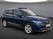 Volkswagen Tiguan 1.4TSIeHybrid 180kW/245PK Elegance · Panoramadak · Trekhaak · Camera + Parkeersensoren · Apple/Android Car Play ·