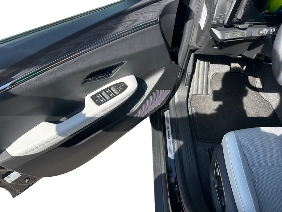 Renault Scénic E-Tech EV87 long range iconic | Dode Hoek Detectie | Harman Kardon | Stoel & Stuurverwarming | Automatische Kofferbak | Apple Carplay & Android Auto | Dodehoek Detectie | 12 Maanden BOVAG Garantie