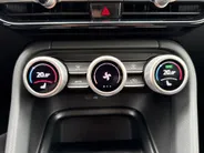Škoda Kodiaq Business Edition Plus 1.5 TSI PHEV 150 kW / 204 PK | Trekhaak | Panoramisch Schuifdak | Light & View | 2.000 inruilpremie!!