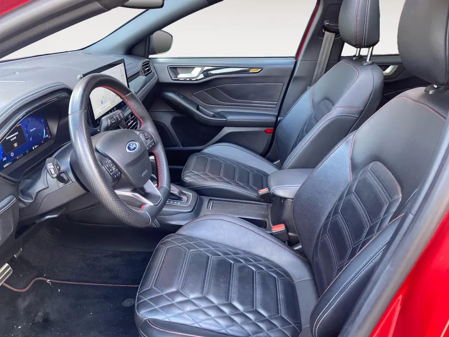 Ford Focus 1.0 EcoBoost Hybrid ST Line Vignale automaat 155PK | NL-Auto | Dealer onderhouden | Driver assistancepack | Winterpack | Panoramadak | 18' Lichtmetaal | Adaptive cruisecontrol | Dodehoekdetectie | Leer bekleed |