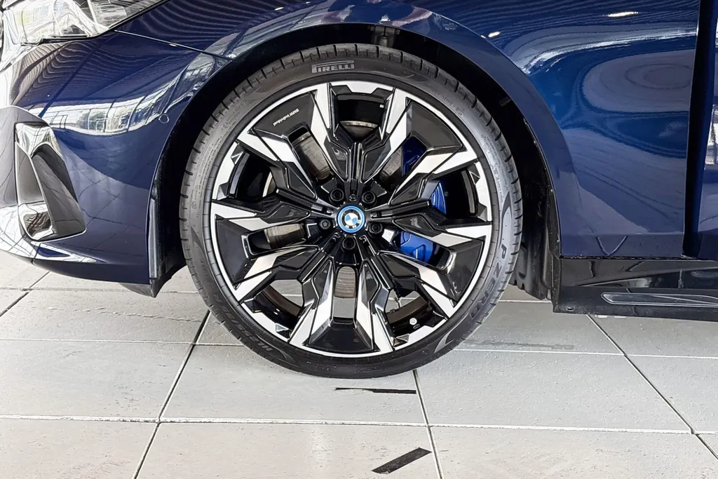 BMW i5 Sedan eDrive40 M Sport Edition
