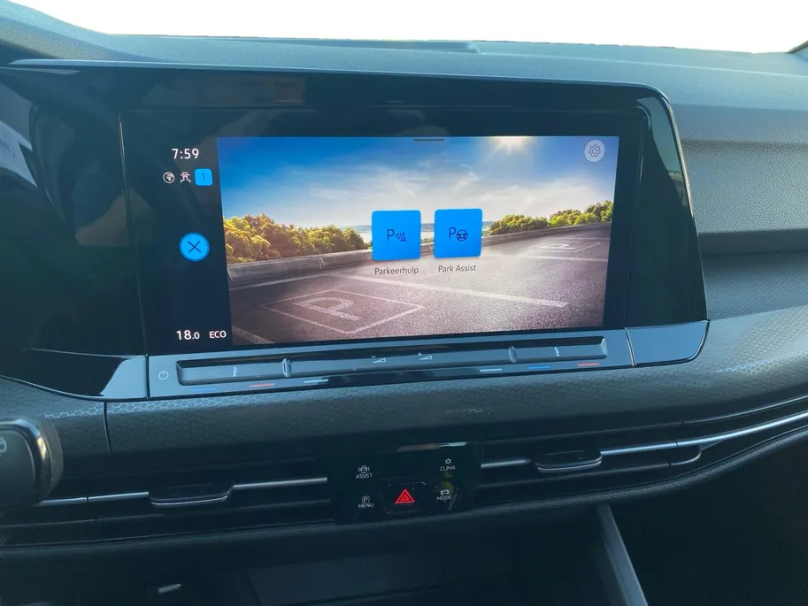 Volkswagen Golf 1.4 eHybrid GTE | Automaat | Kuipstoelen | Camera | Dodehoek Detectie | Cruise Control Adaptief | Climate Control | Keyless | DAB