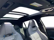 Lynk & Co 01 1.5 PHEV 260pk Black Pack | NL Auto | Zwarte hemel | Trekhaak | Panodak | Stoelverwarming | LED | Etc.