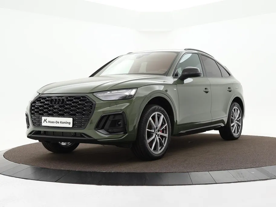 Audi Q5 Sportback 50 TFSIe 299pk S edition Competition · Camera · Inklap. Trekhaak · Matrix LED · Dodehoeksensor · Stuur- & Stoelverwarming · Elektrische stoelverstelling · Apple/Android Car Play · Garantie t/m 24-06-2030 of 100.000km