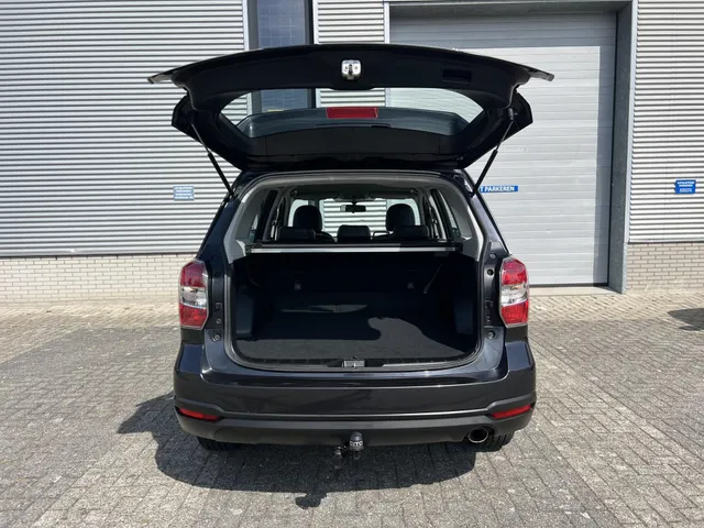 Subaru Forester 2.0 Comfort Automaat | All Season Banden | Trekhaak | Lederen Bekleding | Verwarmde Voorstoelen