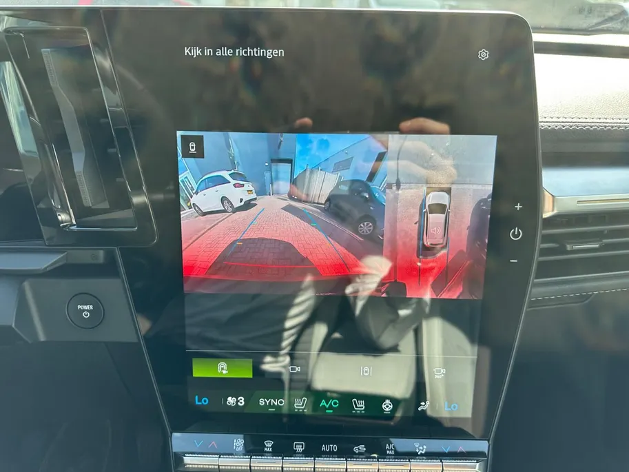 Renault Scénic E-Tech EV87 long range iconic | Dode Hoek Detectie | Harman Kardon | Stoel & Stuurverwarming | Automatische Kofferbak | Apple Carplay & Android Auto | Dodehoek Detectie | 12 Maanden BOVAG Garantie