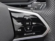 Volkswagen T-Roc 1.5TSI/150PK R-Line Black Style · Panoramadak · Apple/Android Car Play · BEATS audio · Camera
