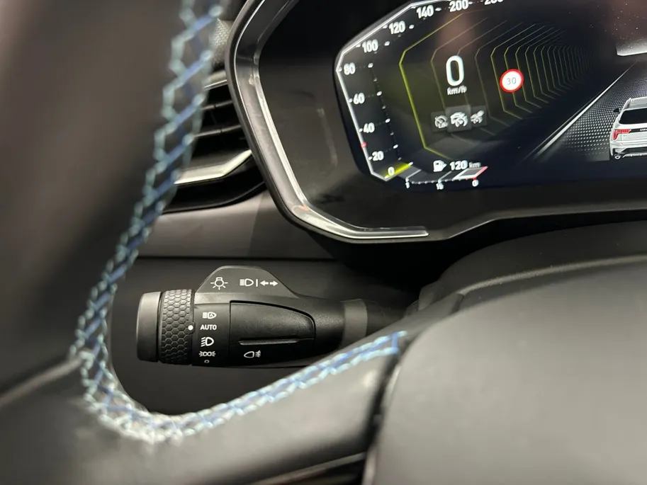 Lynk & Co 01 1.5 PHEV | 262 PK | Panoramadak | Navigatie