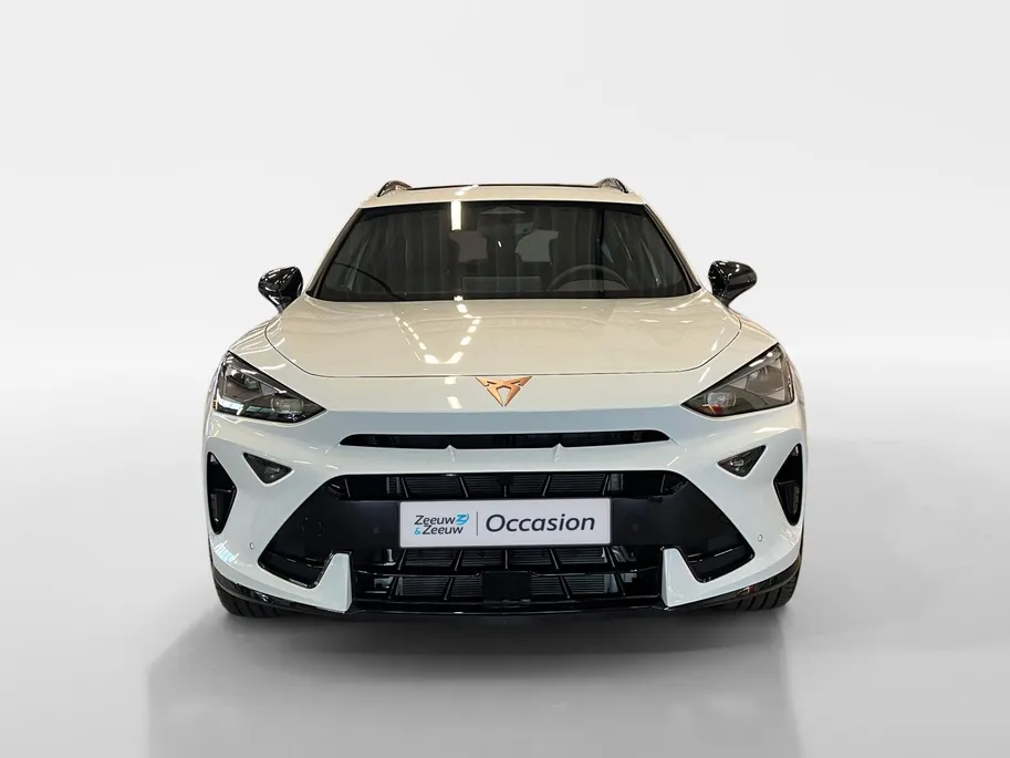 CUPRA Formentor 1.5 TSI e-Hybrid Business | Panoramadak | Stuur verwarming etc! | Trekhaak | Super compleet en helemaal nieuw!