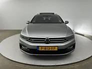 Volkswagen Passat Variant 1.5 TSI R-Line Business + DSG Automaat | Panoramadak | Trekhaak | Elektrische Stoelen