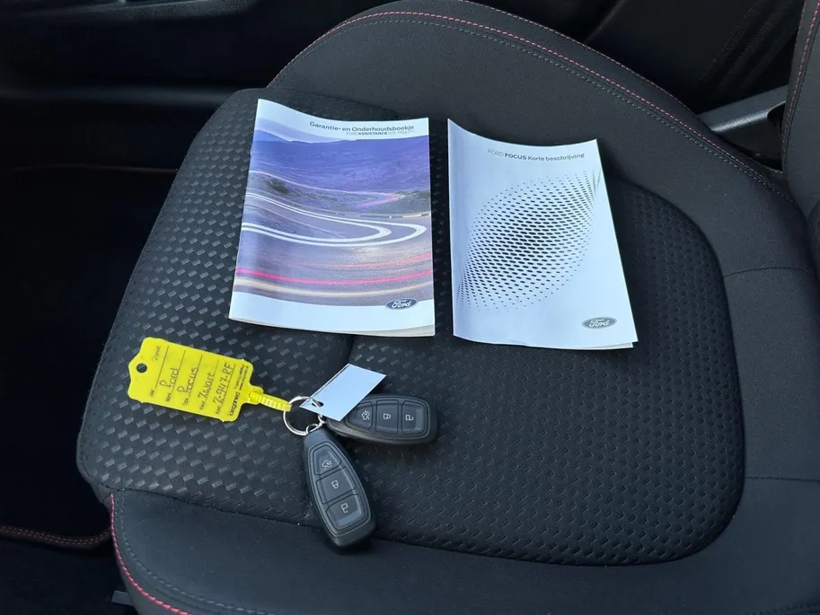 Ford Focus Wagon 1.0 EcoBoost Hybrid ST Line X 155PK Automaat | NL Auto | Driver Assistance Pack| Winter Pack | B&O |