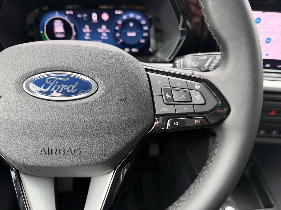Ford Transit Connect Ford Tourneo Connect PHEV L2 Titanium 7p. | Uit Voorraad Leverbaar | Geel Kenteken | Automaat | Trekhaak | AGR Gecertificeerde Voorstoelen | Achteruitrijcamera | Winter Pakket | Adaptieve Cruise Control