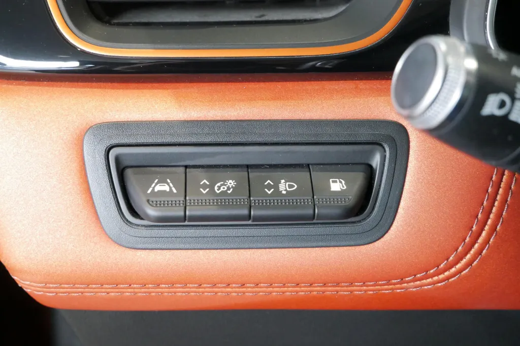 Renault Captur 1.6 E-Tech Plug-in Hybrid 160 Business *Aut*Navi+Camera*Climate*Stoel Verw.*Sportieve Auto!