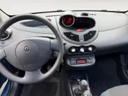 Renault Twingo 1.2 16V Parisienne | Zeer nette auto | Open dak | Bluetooth Radio | Airconditioning | Afneembare Trekhaak | 12 maanden BOVAG garantie |
