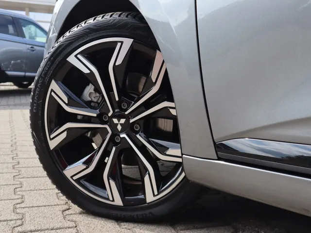 Mitsubishi Colt 1.6 HEV Intense+ Adaptive Cruise | Keyless | All Seasons