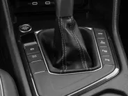 Volkswagen Tiguan 1.4 TSI 245pk DSG eHybrid R-Line Business · Camera · Apple/Android Car Play · Navigatie · P-Sensoren · 19'' Inch ·