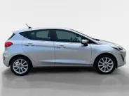 Ford Fiesta 1.0 EcoBoost Titanium |Apple Carplay/Android Auto| Trekhaak| Voorrutverwarming| 12 maanden Bovag garantie|