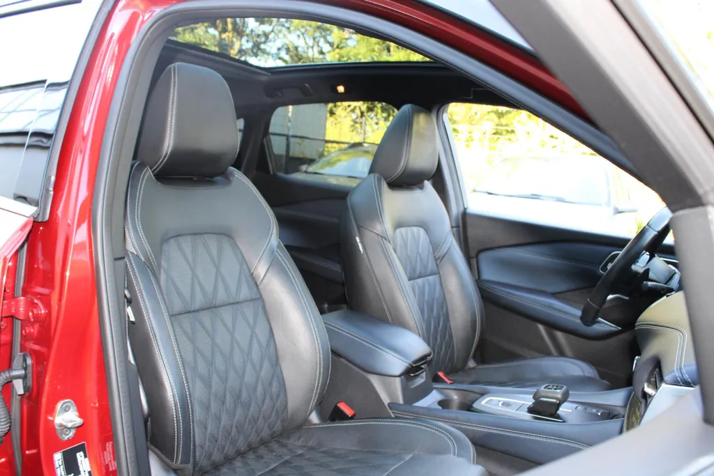 Nissan QASHQAI 1.3 MHEV Xtronic Tekna Plus |Nappa lederen bekleding| Bose audio | Head-up display | Trekhaak | 1800kg trekgewicht | All season banden | Stoelmassage | Stoelgeheugen | Stoel-, voorruit- en stuurverwarming