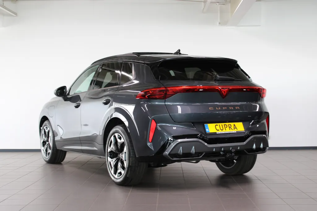 CUPRA Terramar 1.5 TSI e-Hybrid Business / Trekhaak / Pan. dak / Stoel + Stuur verw. /