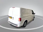 Volkswagen Bedrijfswagens Transporter 2.0 TDI L1H1 28 · Camera · Trekhaak · Apple/Android Car Play · Navigatie · Cruise Control · Vloerplaat · 16'' Inch · Garantie t/m 01-04-2028 of 100.000km