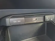 Kia Niro EV ExecutiveLine 64.8 kWh | Automaat | 100% Elektrisch | Schuifdak | Leder | Navigatie | Camera | Harman Kardon | Cruise control adaptief  | Stoel en stuur verwarming en verkoeling | SOH 97,6%