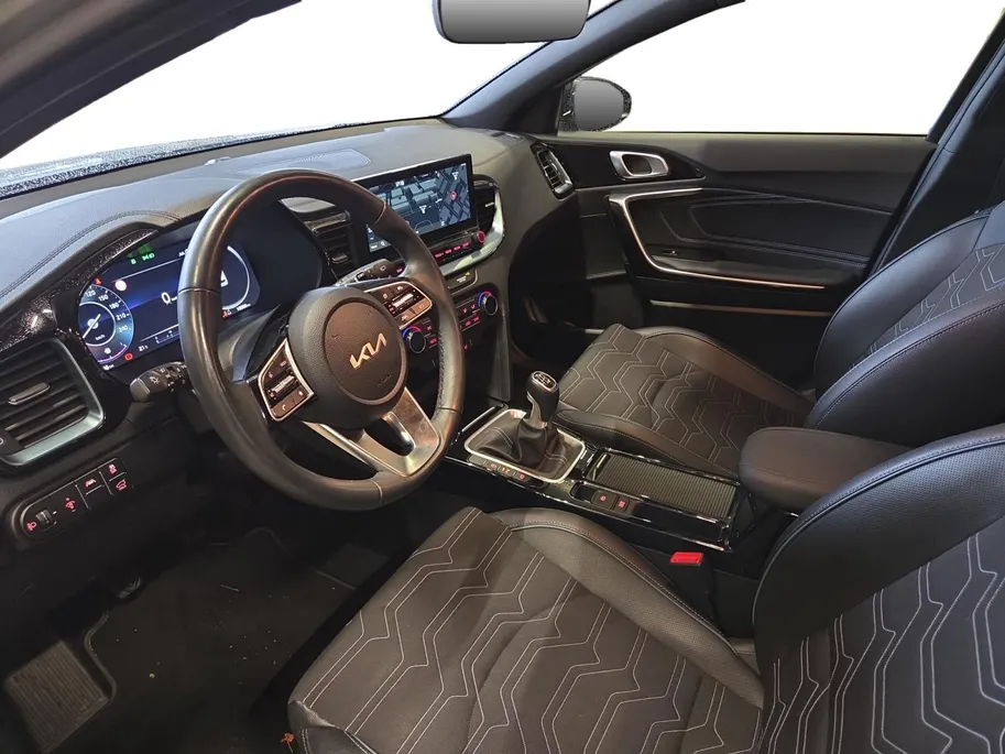 Kia Ceed Sportswagon 1.0 T-GDi Design Edition | JBL | Carplay | Camera | Navigatie | Stoelverwarming | Doedehoek Detectie |Fabrieksgarantie  t/m  1-7-2032 + 3x 1 jaar*| NAP