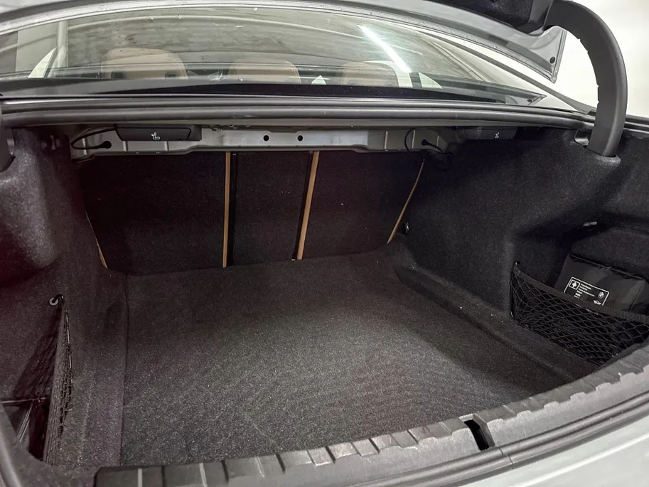 BMW 3 Serie Sedan 330i High Executive Edition