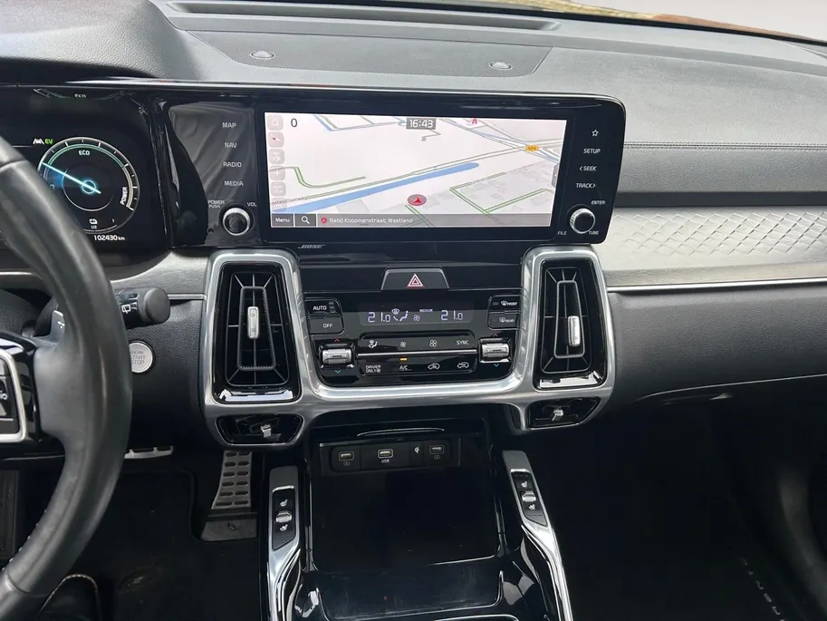 Kia Sorento 1.6 T-GDI Hybrid 2WD ExecutiveLine 5p. | Apple Carplay / Android Auto | Navigatiesysteem | Elektrisch Verstelbare Voorstoelen | Bestuurdersstoel met Geheugen | Elektrisch Schuif / Kanteldak | Elektrisch Bedienbare Achterklep | Stoelverwarming + Stoelkoeli