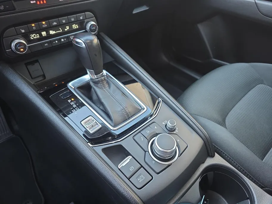 Mazda CX-5 2.0 SkyActiv-G 165 Comfort Automaat! | Dealer onderhouden! | Wegklapbare trekhaak | Stoel-Stuurverwarming | Achteruitrijcamera | Climate control | 12 maanden garantie