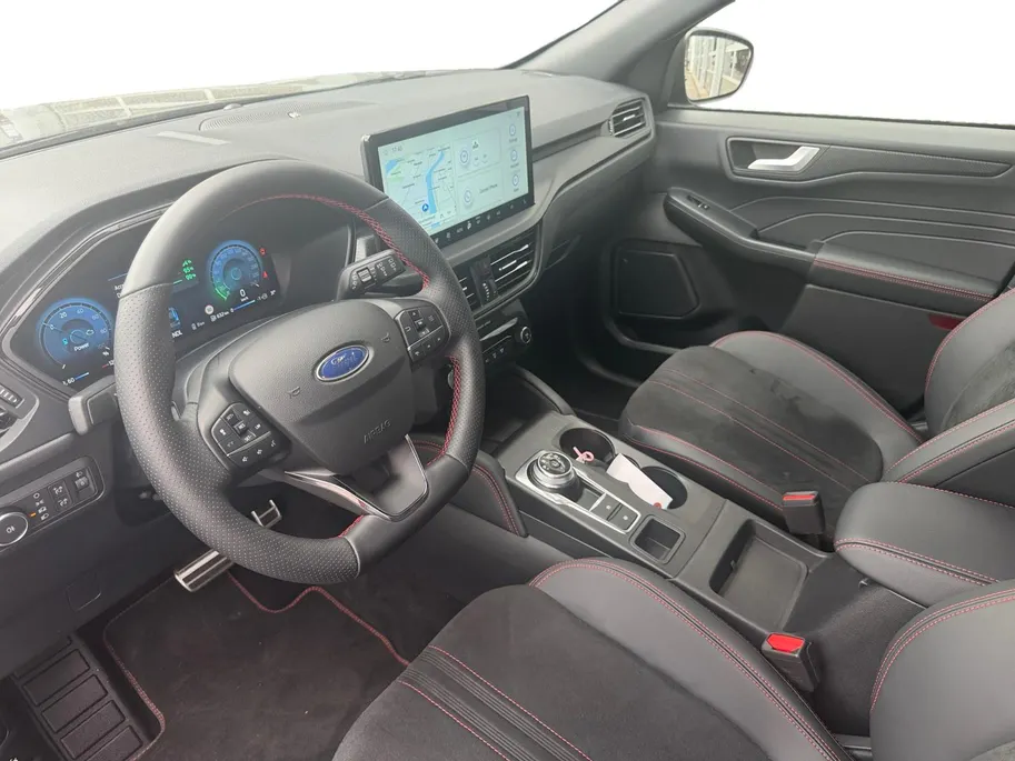 Ford Kuga 2.5 PHEV ST-Line X | Panoramadak | Trekhaak | Stoel/Stuur en Voorruitverwarming | Elektr. Memory Seats | Elektr. Achterklep | Fabrieksgarantie!| B&O Sound | Driver Assistance Pack |