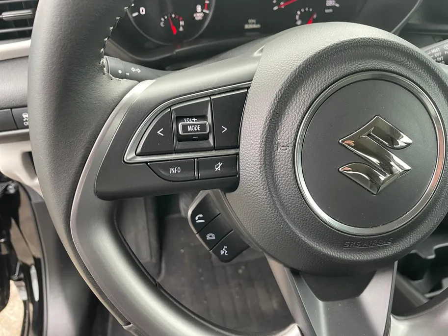 Suzuki Swift 1.2 Select Smart Hybrid | 16' lichtmetalen velgen | Apple CarPlay® & Android Auto™ | Stoelverwarming vóór | Adaptive Cruise Control (ACC) |