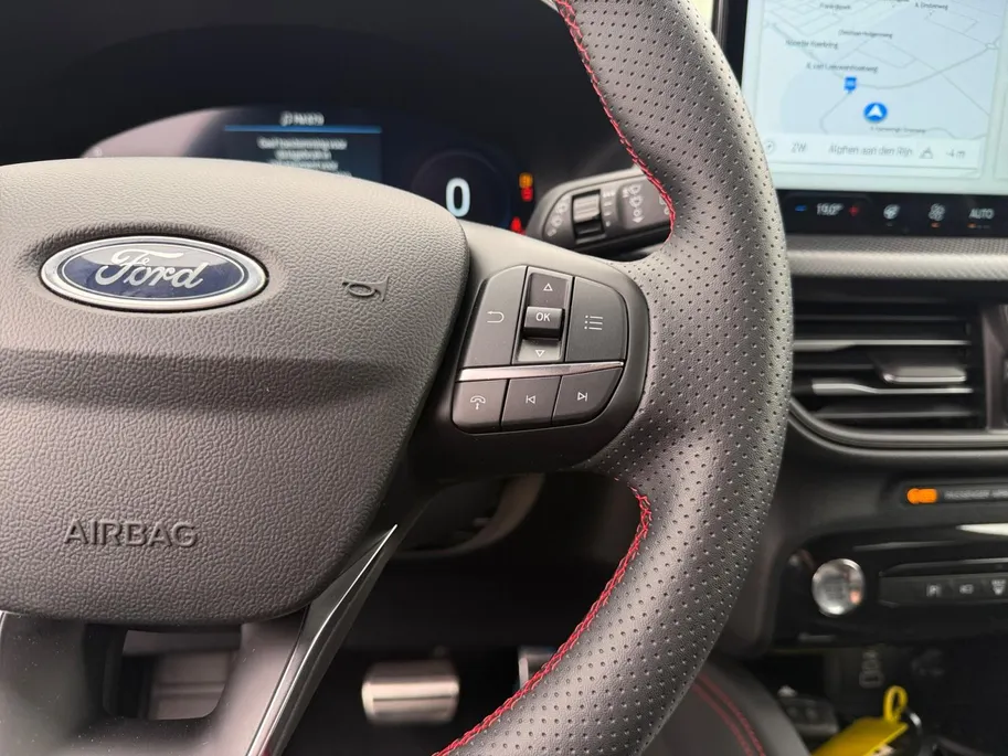 Ford Kuga 2.5 PHEV ST-Line X | Garantie tot 03-12-2027 | AGR-Voorstoelen | Winterpakket | Matrix LED Koplampen | Adapt. Cruise Control | BLISS | 360 Graden Camera | Elektrisch verstelbare Voorstoelen | HUD